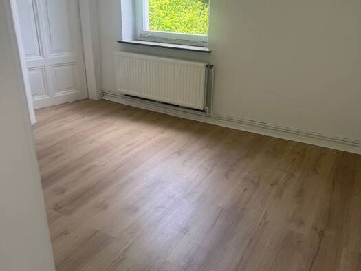 Wohnung zur Miete 1.000 € 5 Zimmer 100 m² Geschoss 2/2 frei ab sofort Groß Buchholz Hannover 30655