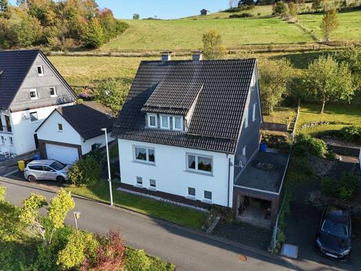 Einfamilienhaus zum Kauf provisionsfrei 215.000 € 5 Zimmer 551 m² Grundstück frei ab sofort Feudingen Bad Laasphe 57334