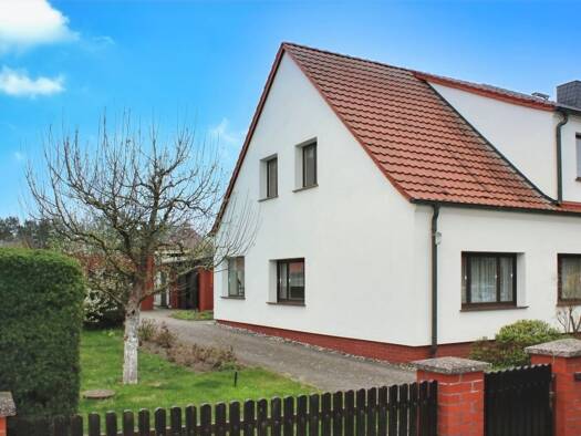 Doppelhaushälfte zum Kauf 333.000 € 4 Zimmer 130 m² 1.207 m² Grundstück frei ab sofort Lichterfelde Schorfheide 16244
