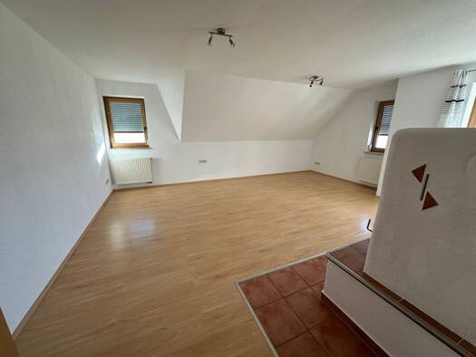 Wohnung zur Miete 600 € 2,5 Zimmer 80 m² frei ab sofort Mendelbeuren Altshausen 88361