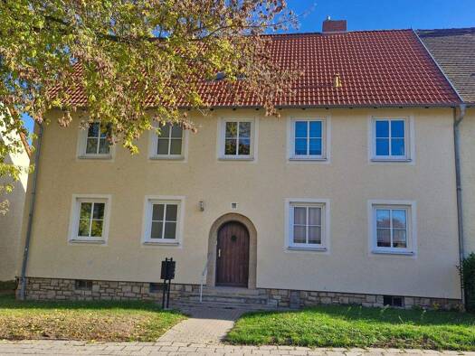 Wohnung zur Miete 350 € 2 Zimmer 46 m² 1. Geschoss frei ab sofort Rudolf-Breitscheid-Straße 31 Bad Lauchstädt Bad Lauchstädt 06246