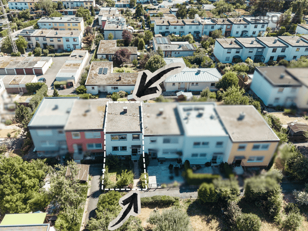 Reihenmittelhaus zum Kauf 310.000 € 6 Zimmer 107 m² 196 m² Grundstück frei ab sofort Grüner Baum Bayreuth 95445