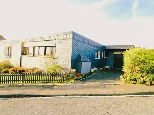 Bungalow zum Kauf 436.000 € 148 m² 757 m² Grundstück frei ab sofort Leichlingen 42799