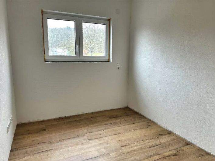 Immobilie in Schillingen - Kernsanierte Dachgeschosswohnung in Schillingen - Bild 2