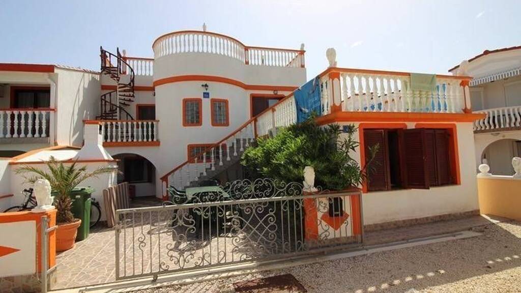 Haus zum Kauf 380.000 € 21 Zimmer 240 m² Vir