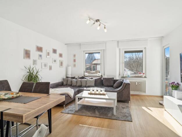 Wohnung zum Kauf 299.000 € 4 Zimmer 82,6 m² 2. Geschoss Lorsbacher Str. 1 Hofheim Hofheim 65719