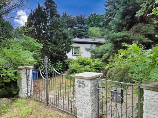 Bungalow zum Kauf 180.000 € 4 Zimmer 100 m² 1.315 m² Grundstück frei ab sofort Crimmitschau Crimmitschau 08451