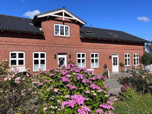 Mehrfamilienhaus zum Kauf 1.890.000 € 12 Zimmer 310 m² 427 m² Grundstück frei ab sofort Nebel 25946