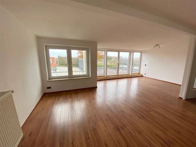 Wohnung zur Miete 890 € 3 Zimmer 130 m² 3. Geschoss frei ab 01.05.2026 Hageböcker Straße 4 Güstrow 18273
