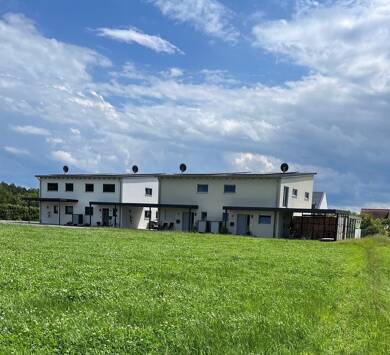 Haus zur Miete 1.790 € 5,5 Zimmer 140 m² 300 m² Grundstück frei ab 01.09.2025 Petersaurach Petersaurach 91580