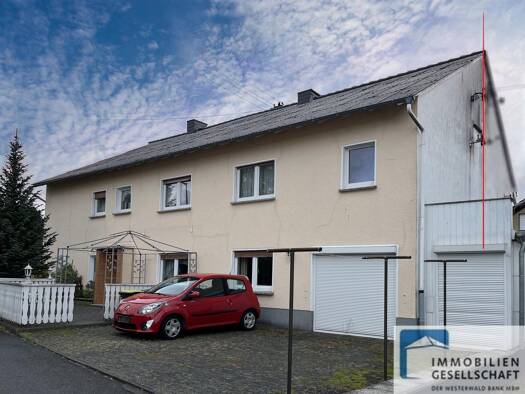 Doppelhaushälfte zum Kauf 87.000 € 6 Zimmer 133 m² 255 m² Grundstück Nauroth 57583