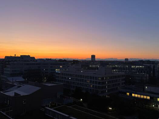 Terrassenwohnung zur Miete 2.499 € 2 Zimmer 56 m² Geschoss 9/22 frei ab sofort Bogenhausen München 81925