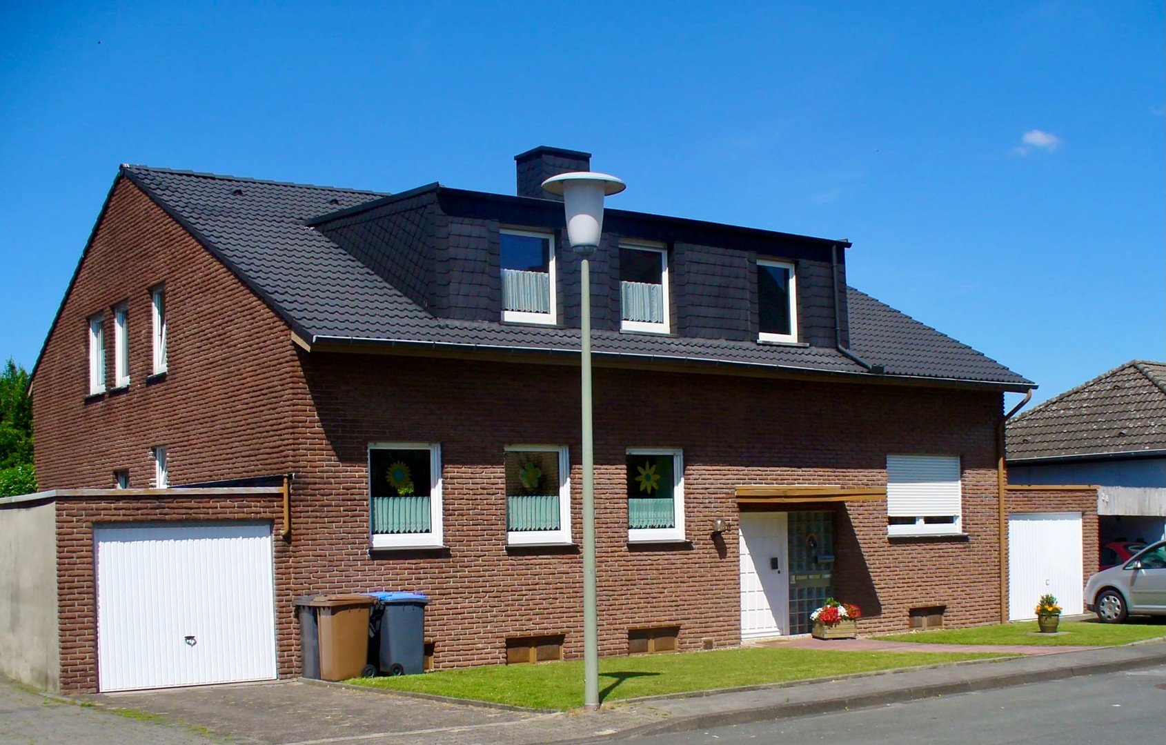 Mehrfamilienhaus zum Kauf provisionsfrei 500.000 € 9 Zimmer 260 m²<br/>Wohnfläche 846 m²<br/>Grundstück Dedinghausen Lippstadt-Dedinghausen 59558