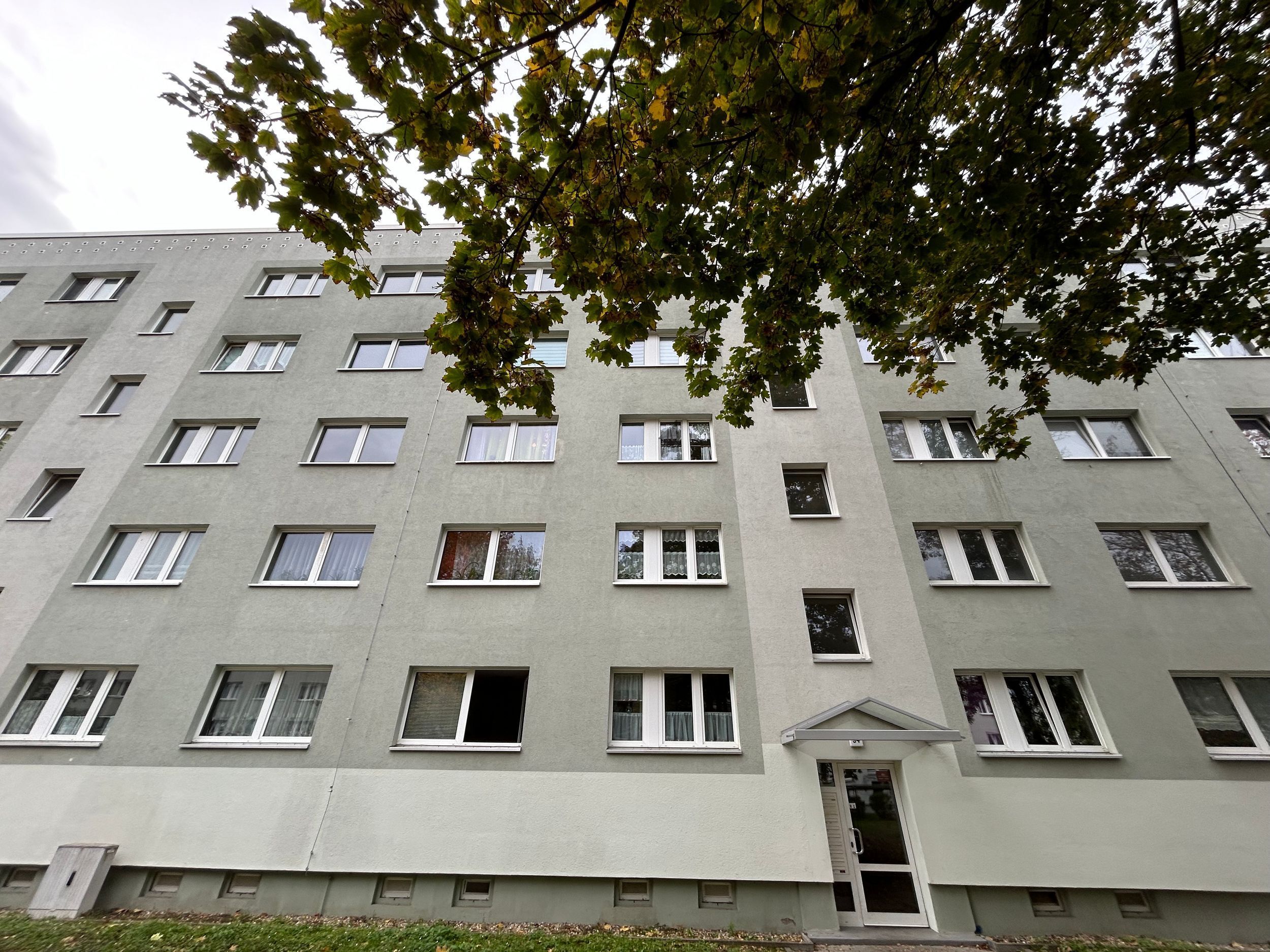 Wohnung zur Miete 461 € 4 Zimmer 67,9 m²<br/>Wohnfläche 4.<br/>Geschoss ab sofort<br/>Verfügbarkeit Förderstedter Str. 94 Semmelweisstraße Magdeburg 39112