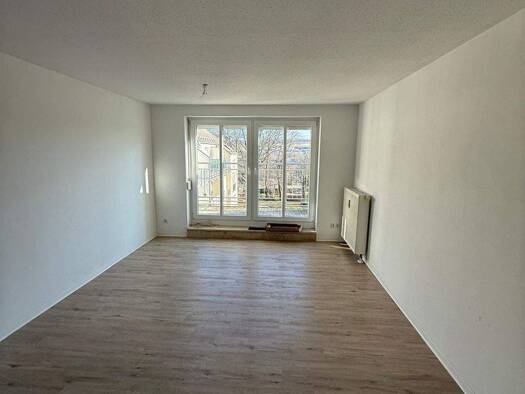 Wohnung zur Miete 350 € 2 Zimmer 60 m² 2. Geschoss Chemnitzer Straße 76b Limbach-Oberfrohna 09212