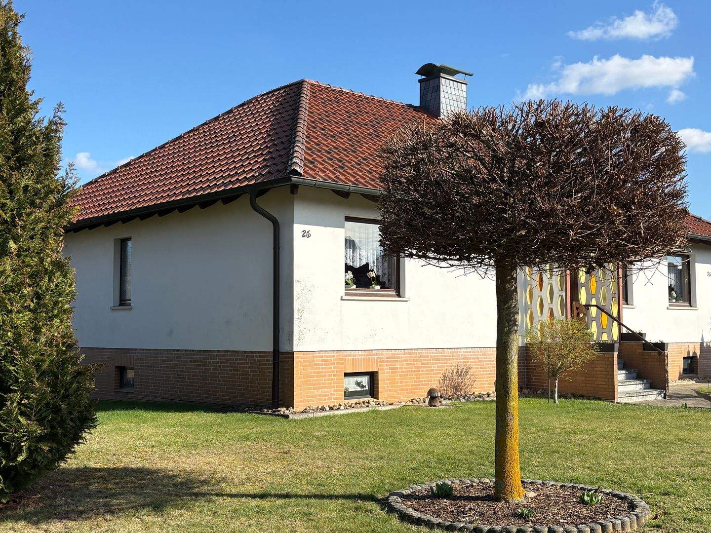 Immobilie in Wolsdorf - Schmucker Bungalow mit Vollkeller und 2 Garagen - Bild 4