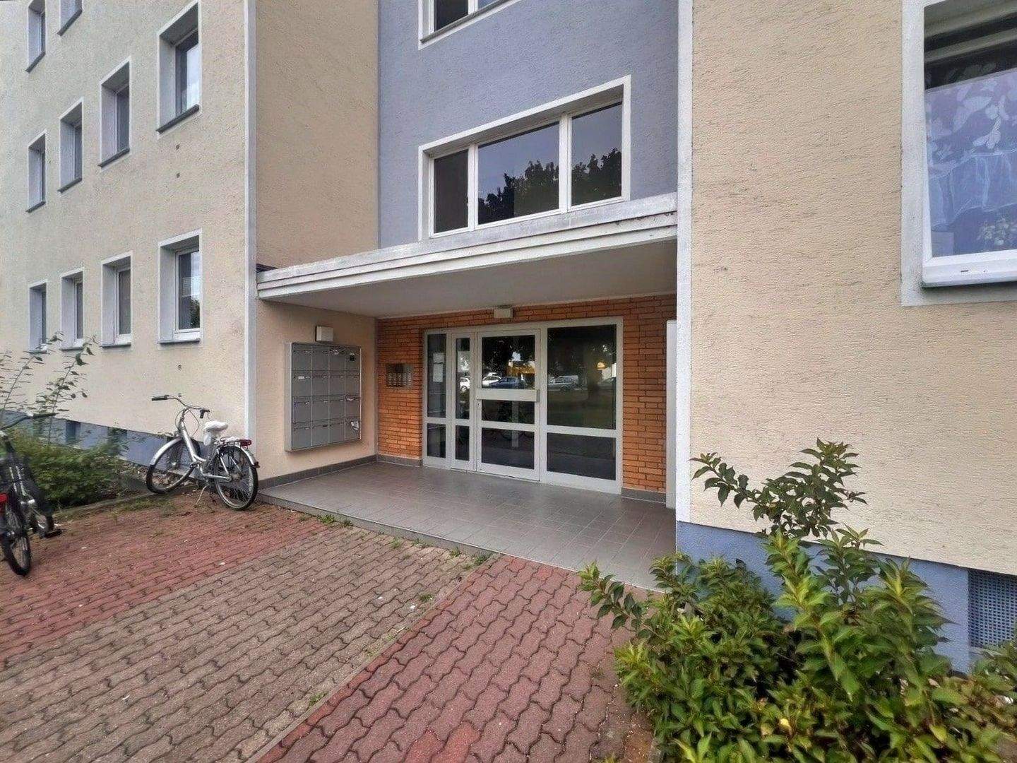 Immobilie in Pattensen - 3-Zimmer-Wohnung mit Balkon, Aufzug & Garage in Pattensen - Bild 1