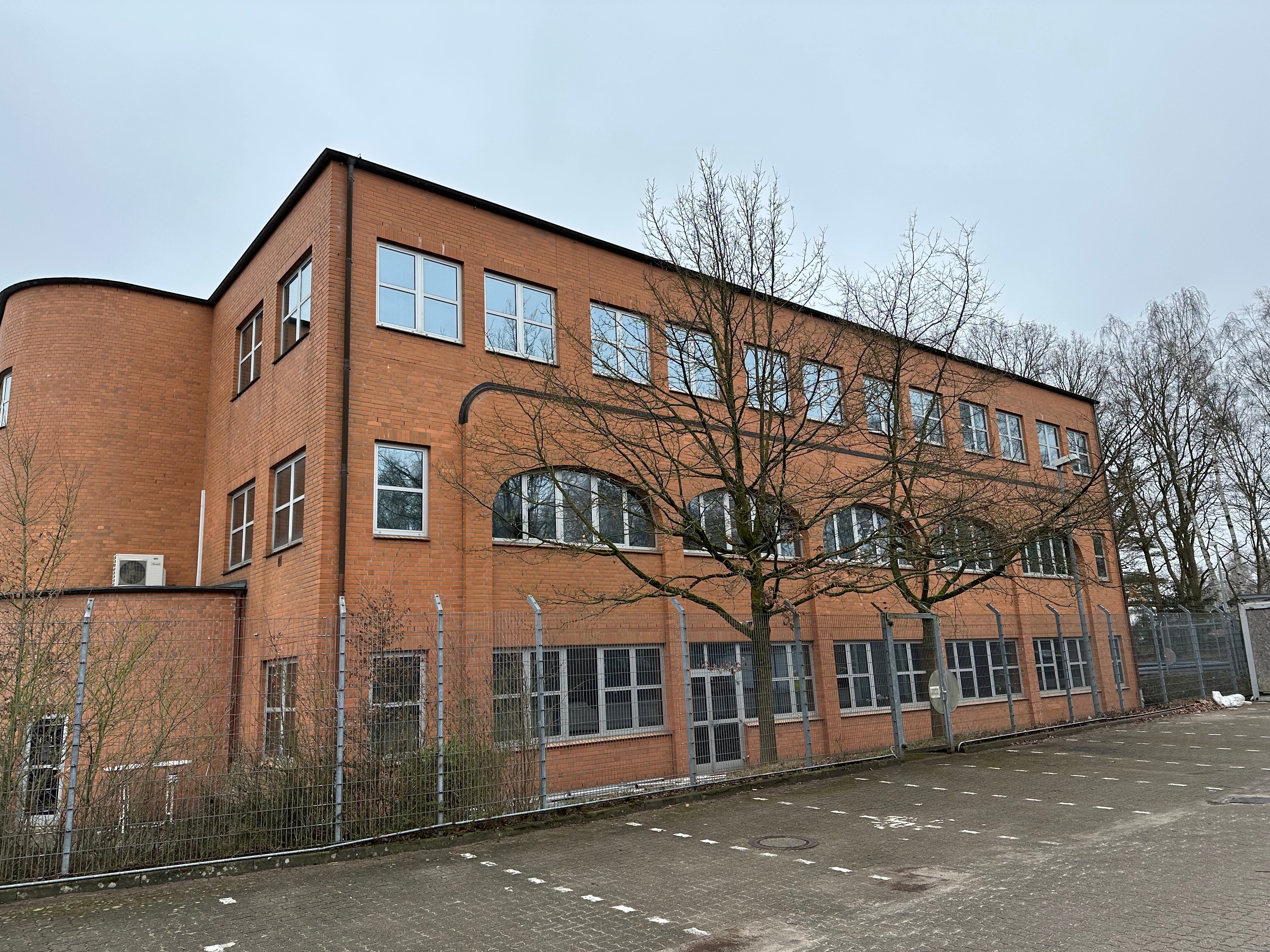 Lagerhalle zur Miete 7 € 2.549 m²<br/>Lagerfläche ab 500 m²<br/>Teilbarkeit Harksheide Norderstedt 22844