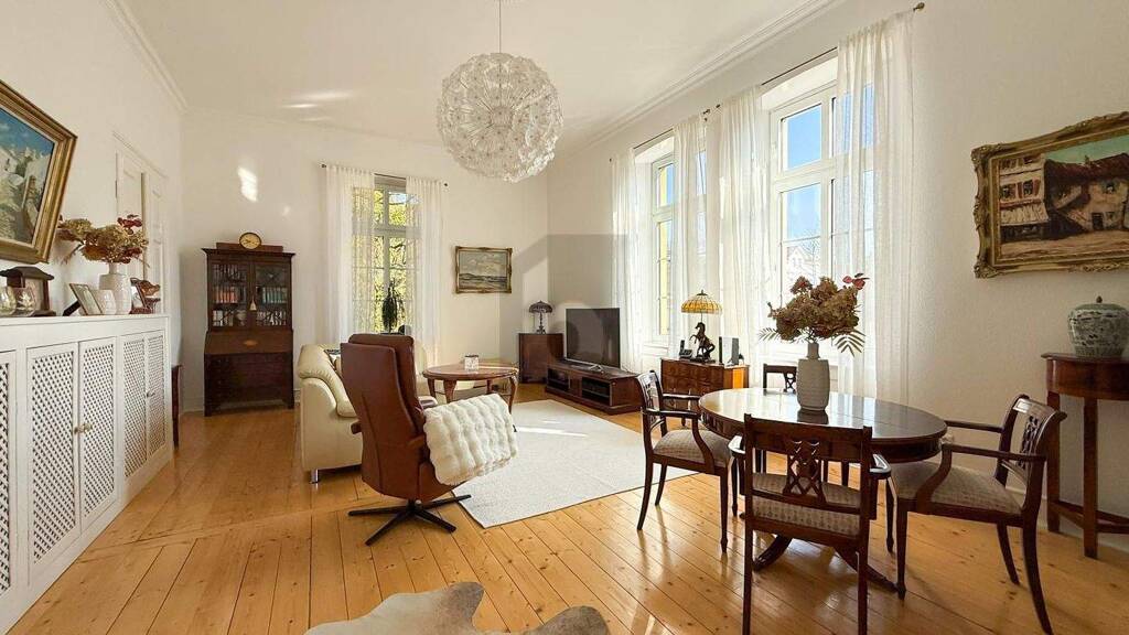 Wohnung zum Kauf 325.000 € 4 Zimmer 142 m² 2. Geschoss Bückeburg 31675