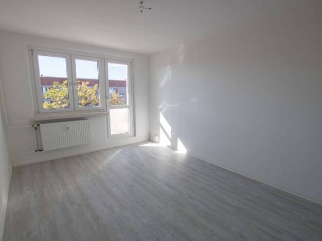 Wohnung zur Miete 364 € 4 Zimmer 75,7 m² 5. Geschoss August-Lamprecht-Str. 4 Silberhöhe Halle (Saale) 06132