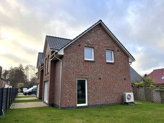 Doppelhaushälfte zum Kauf - Erstbezug 379.000 € 3 Zimmer 89 m² 602 m² Grundstück Norden 26506