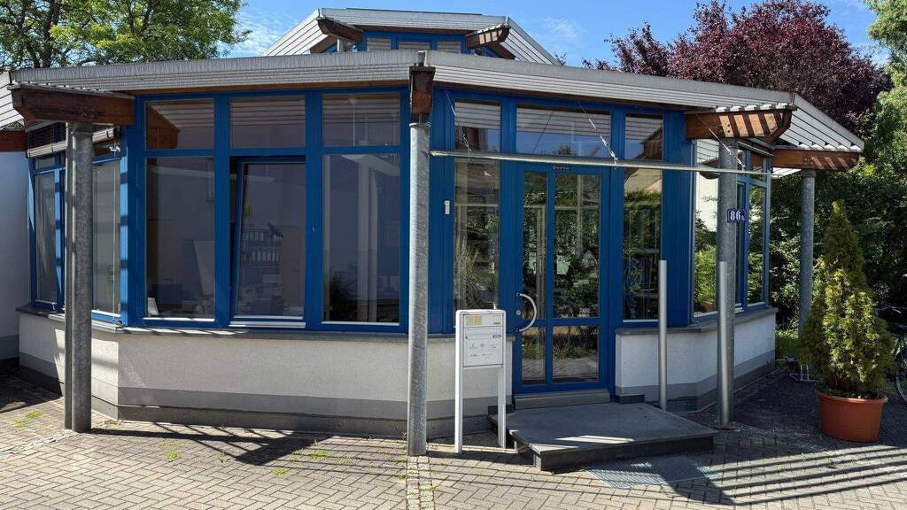 Bürofläche zur Miete provisionsfrei 1.290 € 146 m² Bürofläche Altenfurter Str. 86a Altenfurt Nürnberg 90475