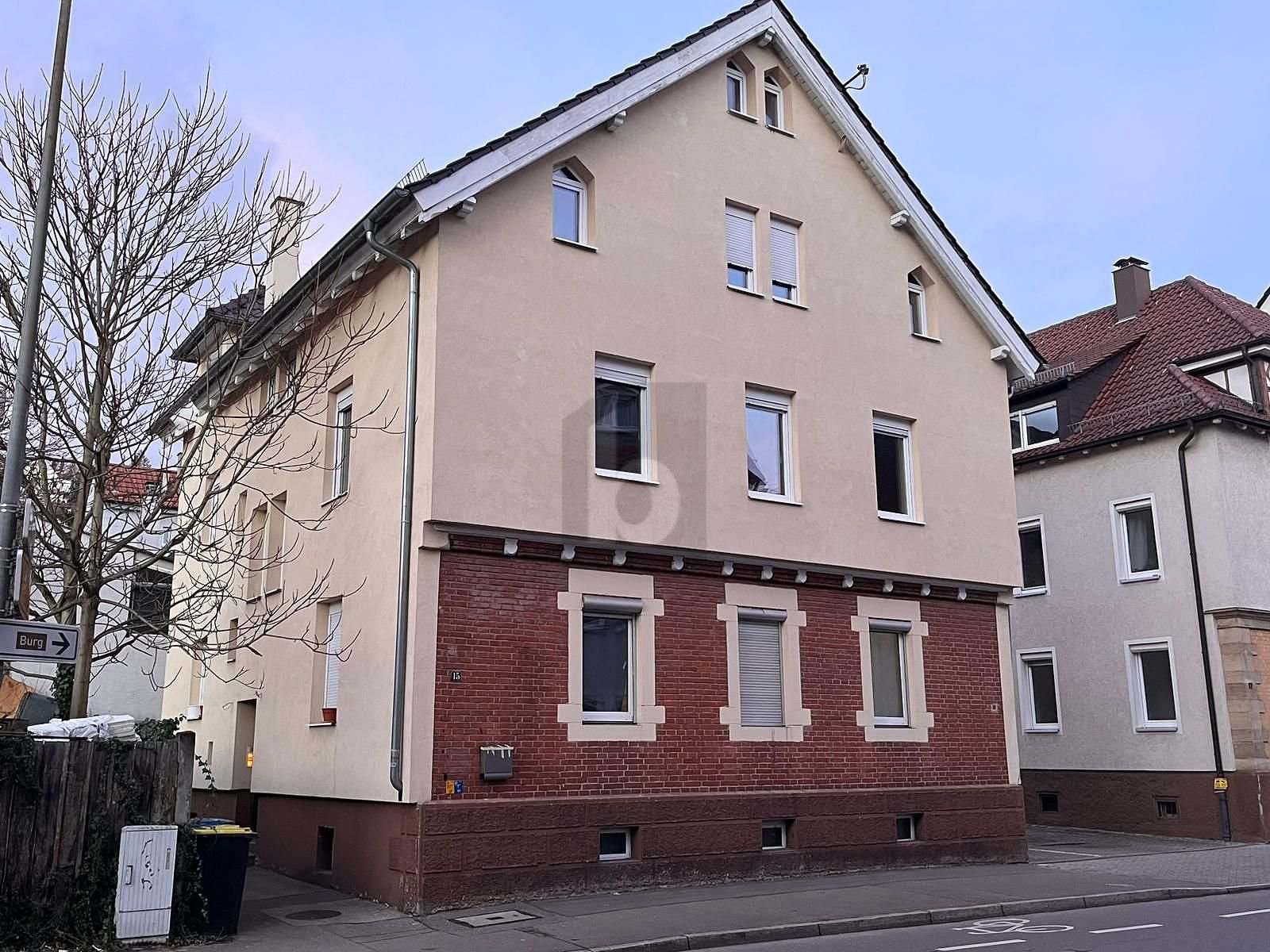 Mehrfamilienhaus zum Kauf 1.000.000 € 10 Zimmer 275 m²<br/>Wohnfläche 389 m²<br/>Grundstück Innenstadt - Ost Esslingen am Neckar 73728