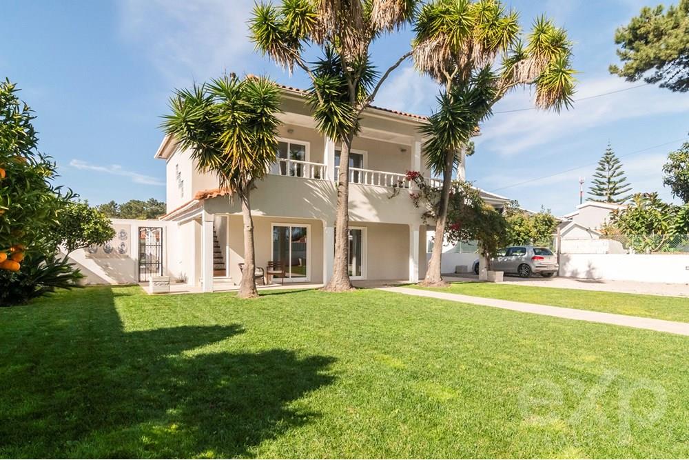 Villa zum Kauf 1.250.000 € 9 Zimmer 330 m²<br/>Wohnfläche 1.356 m²<br/>Grundstück Setubal 2820-077