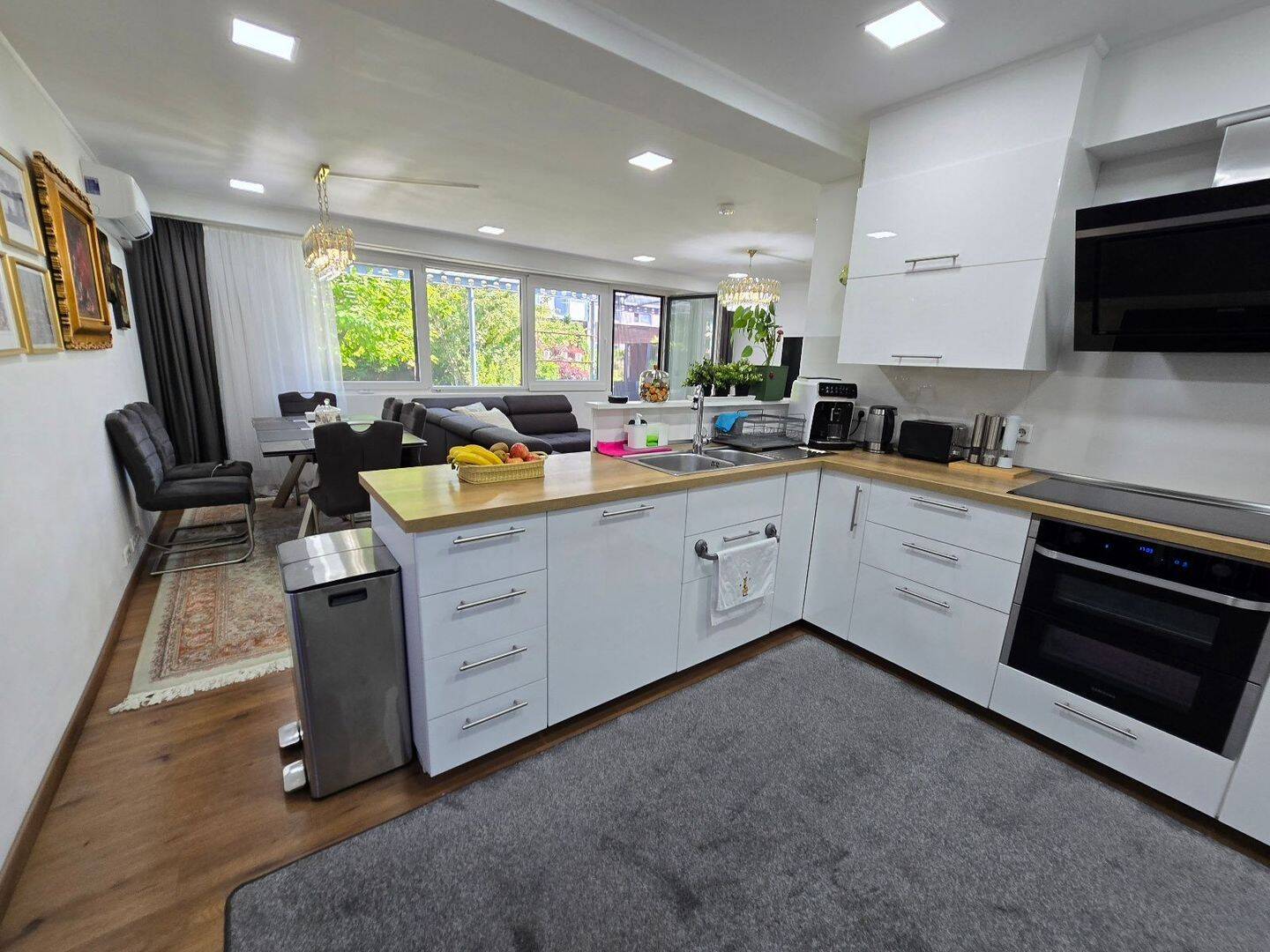 -- SANIERT -- Tolles Reihenendhaus mit Einbauküche und schönem Garten in Nürnberg / Mögeldorf --