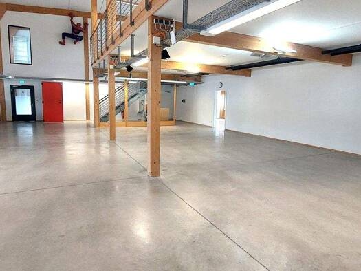 Lagerhalle zur Miete 7,93 € 870 m² Lagerfläche teilbar ab 270 m² Im Wiesengrund Neustadt Neustadt a.d.Waldnaab 92660