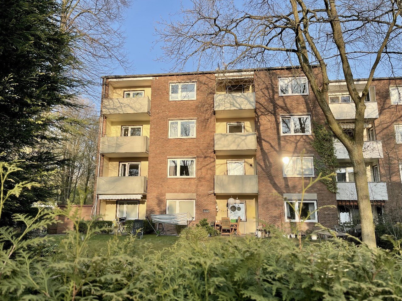 Mehrfamilienhaus zum Kauf provisionsfrei als Kapitalanlage geeignet 1.250.000 € 24 Zimmer 548 m²<br/>Wohnfläche 673 m²<br/>Grundstück Garath Düsseldorf 40595