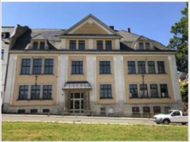 Mehrfamilienhaus zum Kauf als Kapitalanlage geeignet 219.000 € 15 Zimmer 980 m² 1.080 m² Grundstück Ferdinand-Lassalle-Straße 29 Falkenstein Falkenstein 08223