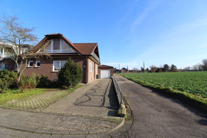 Doppelhaushälfte zum Kauf 349.000 € 9 Zimmer 208 m²<br/>Wohnfläche 400 m²<br/>Grundstück ab sofort<br/>Verfügbarkeit Auf der Weide 24, Geilenkirchen Hochheid Geilenkirchen 52511