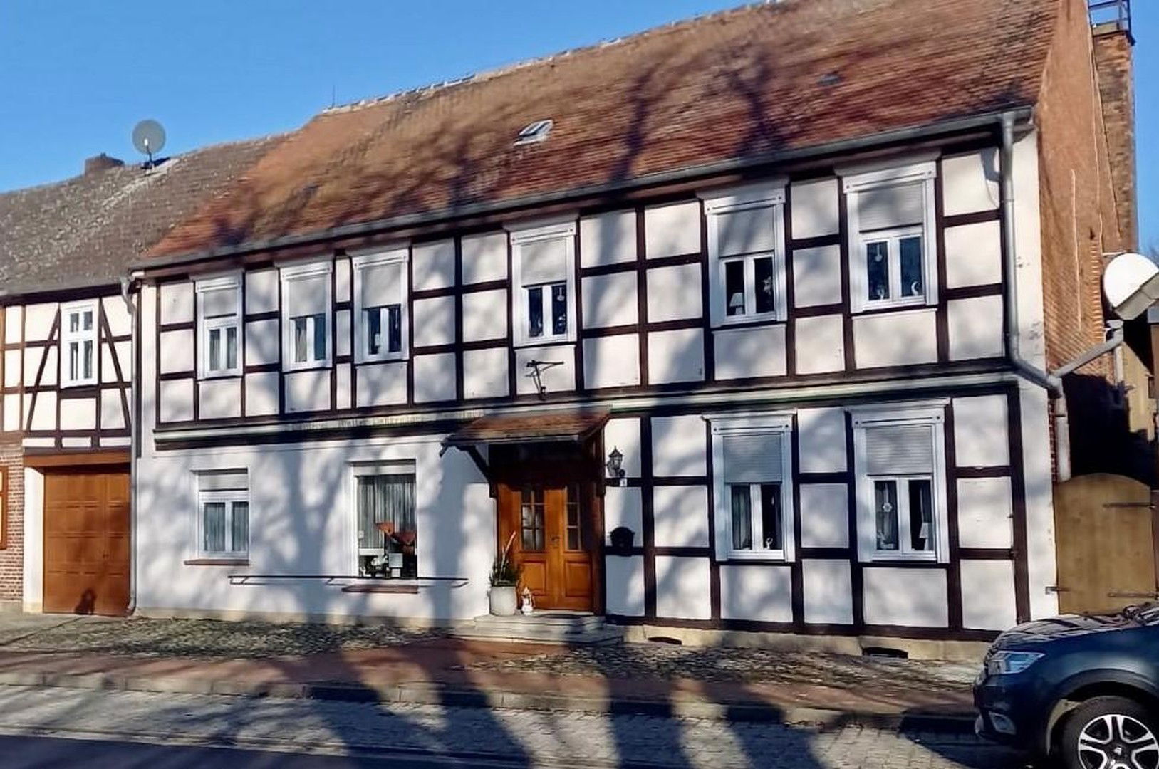 Einfamilienhaus zum Kauf provisionsfrei 240.000 € 9 Zimmer 260 m²<br/>Wohnfläche 1.803 m²<br/>Grundstück Lindenplatz 1 Fleetmark Arendsee 39619