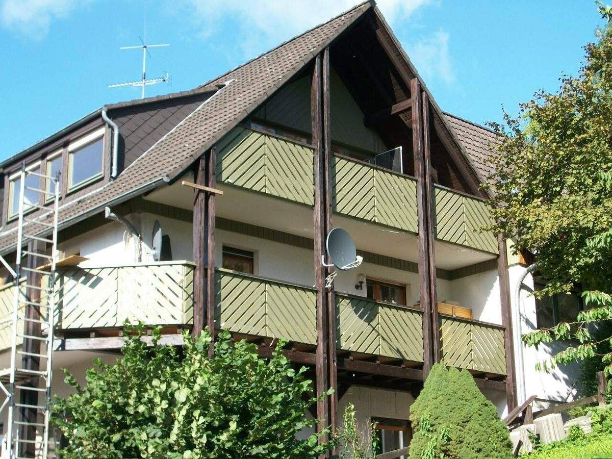 Immobilie in Höxter - **Attraktives Mehrfamilienhaus mit drei hochwertigen Wohnungen - ideale Kapitalanlage** - Bild 1