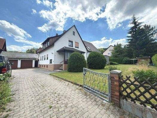 Mehrfamilienhaus zum Kauf als Kapitalanlage geeignet 525.000 € 8 Zimmer 240 m² 970 m² Grundstück Nürnberger Straße 11 Betzenstein Betzenstein 91282