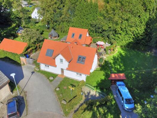 Haus zum Kauf 475.000 € 8 Zimmer 178,2 m² 1.774 m² Grundstück Poggenhof Schaprode 18569
