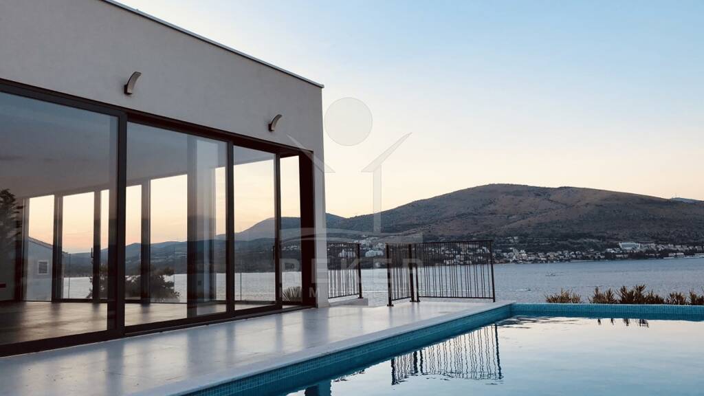 Villa zum Kauf 1.700.000 € 5 Zimmer 326 m² 728 m² Grundstück Okrug Donji 21220