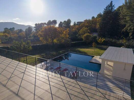 Einfamilienhaus zum Kauf 1.800.000 € 328,9 m² 12.621 m² Grundstück Est Gémenos 13420