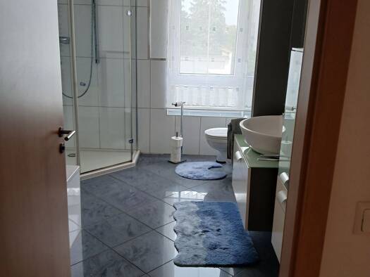 Wohnung zur Miete 995 € 3,5 Zimmer 90 m² Geschoss 1/3 frei ab 01.01.2026 Eisingen 97249