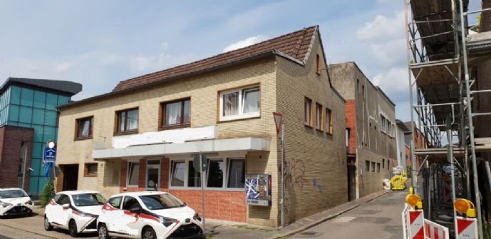 Wohn- und Geschäftshaus zum Kauf als Kapitalanlage geeignet 340.000 € 8,5 Zimmer 597 m²<br/>Fläche 451 m²<br/>Grundstück Wahlbezirk 12 Itzehoe 25524