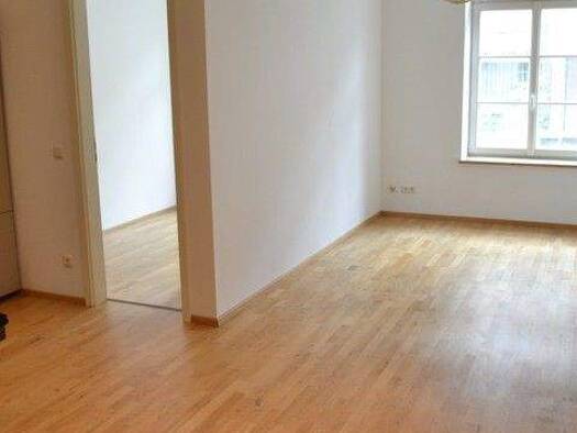 Wohnung zur Miete 735 € 2 Zimmer 44 m² EG frei ab 01.04.2026 Blumenstrasse 22 Innenstadt Fürth 90762