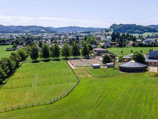 Reiterhof zum Kauf 8.500.000 CHF 32.000 m² Grundstück Frauenfeld 8500