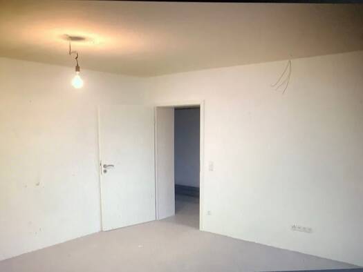 Wohnung zur Miete 900 € 2,5 Zimmer 90 m² Geschoss 1/2 frei ab 01.06.2026 Bergheim Duisburg 47228