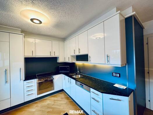 Wohnung zum Kauf 435.000 € 4 Zimmer 98 m² EG Hainzenberg 6278