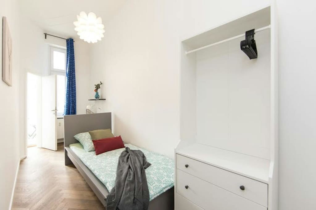 Wohnung zur Miete Wohnen auf Zeit 710 € 1 Zimmer 13 m²<br/>Wohnfläche 01.04.2025<br/>Verfügbarkeit Weimarische Str. Wilmersdorf Berlin 10715