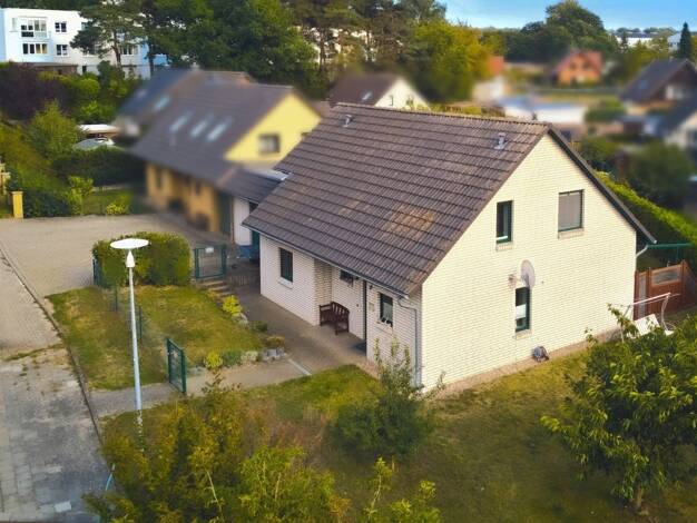 Einfamilienhaus zum Kauf provisionsfrei 435.000 € 5 Zimmer 165 m² 718 m² Grundstück Südstadt Neubrandenburg 17033