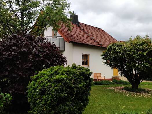 Einfamilienhaus zum Kauf 4 Zimmer 105 m² 765 m² Grundstück frei ab sofort Neustadt Neustadt b.Coburg 96465