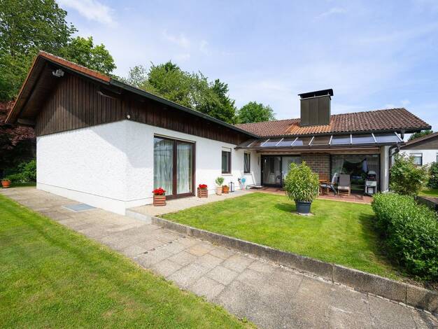 Bungalow zum Kauf 695.000 € 4 Zimmer 155,5 m² 742 m² Grundstück frei ab sofort Nandlstadt Nandlstadt 85405