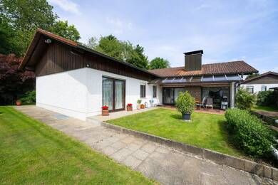 Bungalow zum Kauf 695.000 € 4 Zimmer 155,5 m² 742 m² Grundstück frei ab sofort Nandlstadt Nandlstadt 85405